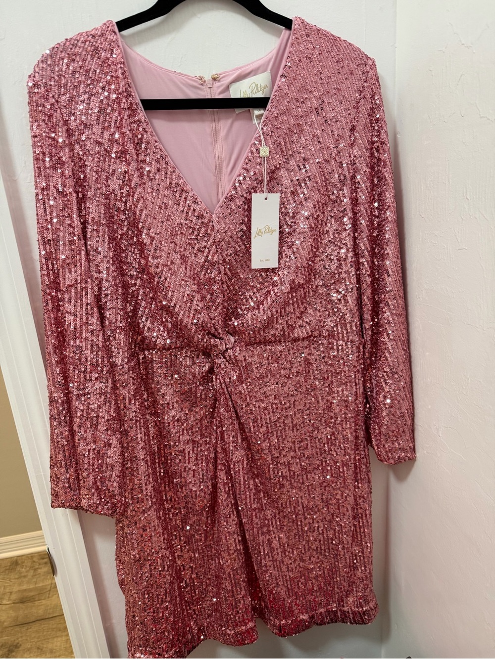 💖NWT Lilly Pulitzer Pink Sequin V-Neck Dress💖